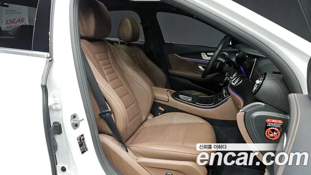 Mercedes-Benz E-Class 2023 — фото 11