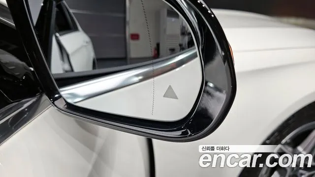 Mercedes-Benz E-Class 2023 — фото 13