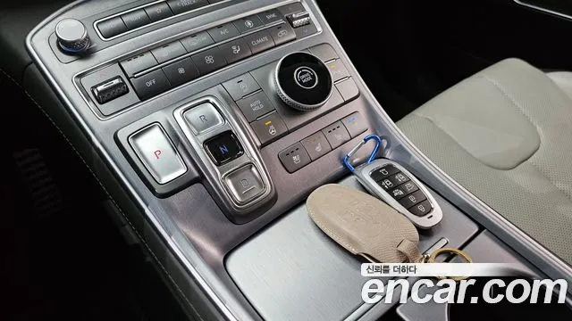 Hyundai Santafe 2021 — фото 12