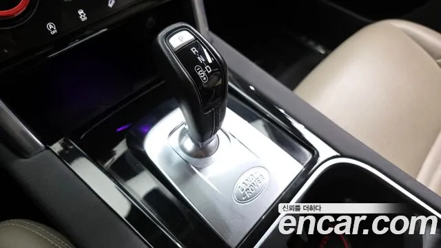 Land Rover Discovery Sport 2022 — фото 12