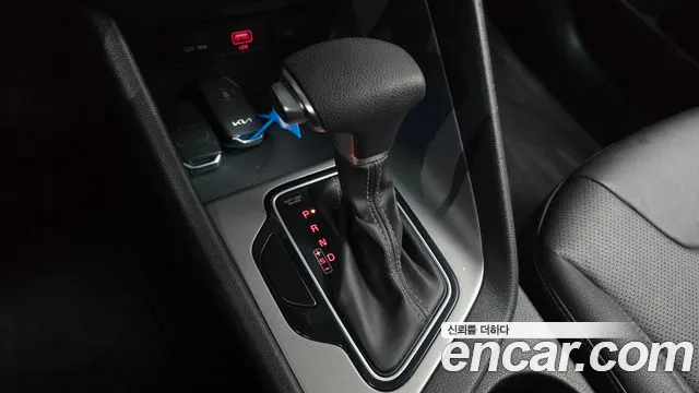 Kia Niro 2022 — фото 12