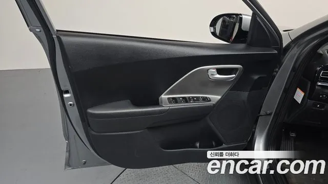 Kia Niro 2022 — фото 14