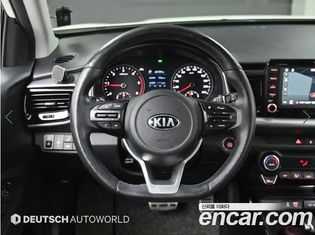 Kia Stonic 2018 — фото 12
