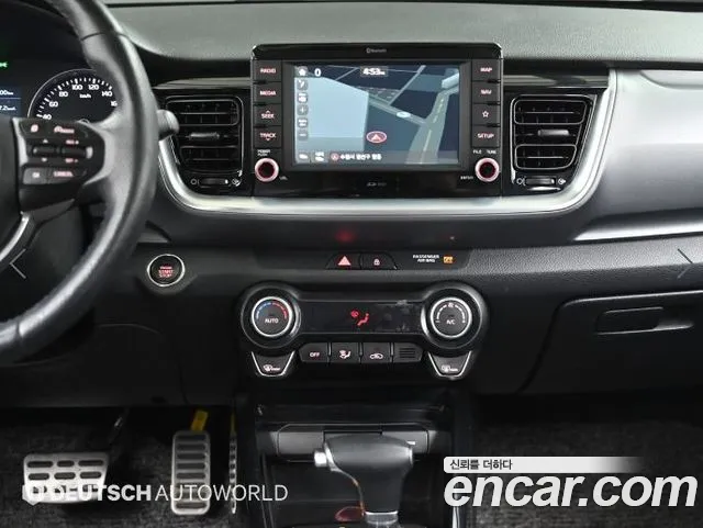 Kia Stonic 2018 — фото 13