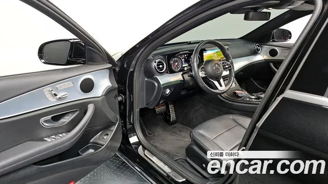 Mercedes-Benz E-Class 2020 — фото 13