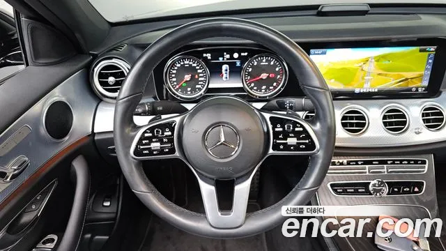 Mercedes-Benz E-Class 2020 — фото 19