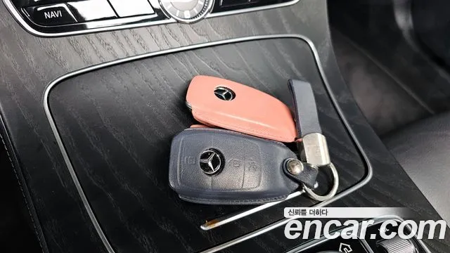 Mercedes-Benz E-Class 2020 — фото 15