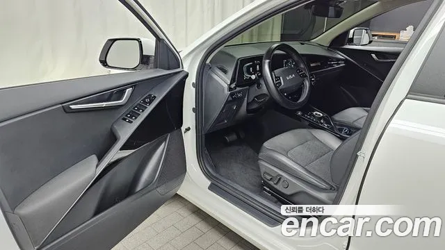 Kia Niro 2024 — фото 13
