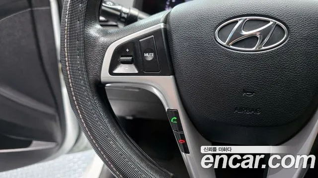 Hyundai Accent 2011 — фото 16