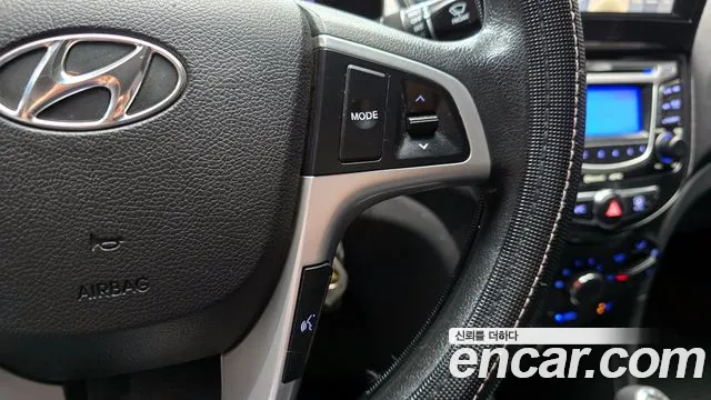 Hyundai Accent 2011 — фото 17