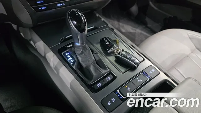 Hyundai Genesis 2016 — фото 9