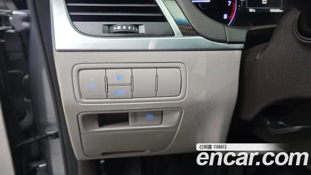 Hyundai Genesis 2016 — фото 14