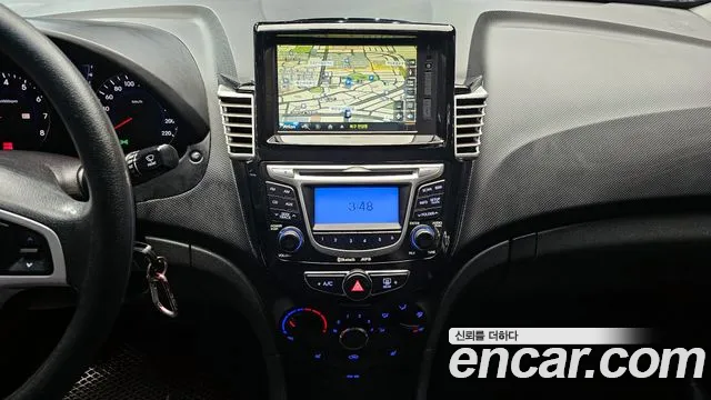 Hyundai Accent 2012 — фото 20