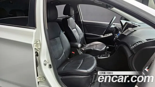 Hyundai Accent 2012 — фото 16
