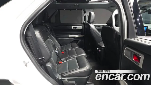 Ford Explorer 2021 — фото 18