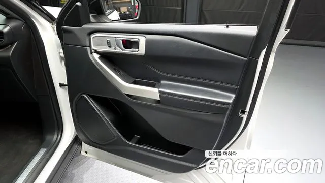 Ford Explorer 2021 — фото 14