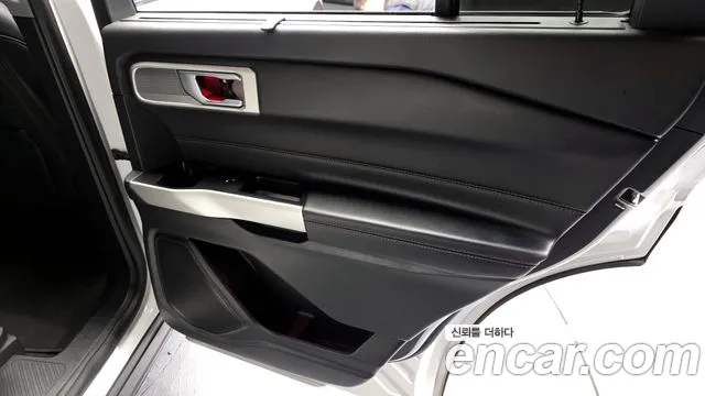 Ford Explorer 2021 — фото 15