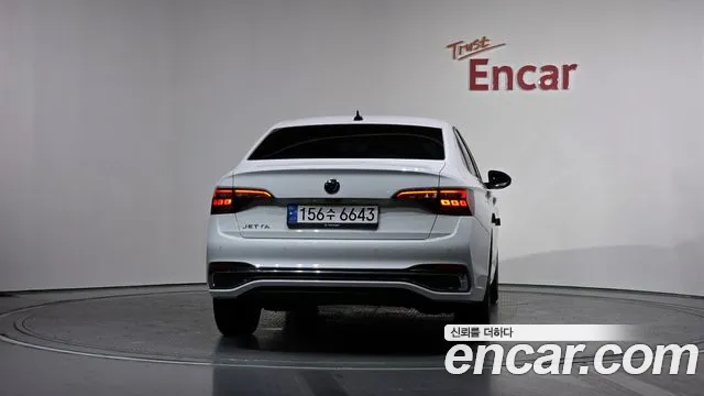 Volkswagen Jetta 2023 — фото 4