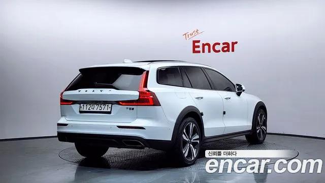 Volvo V60 2020 — фото 2