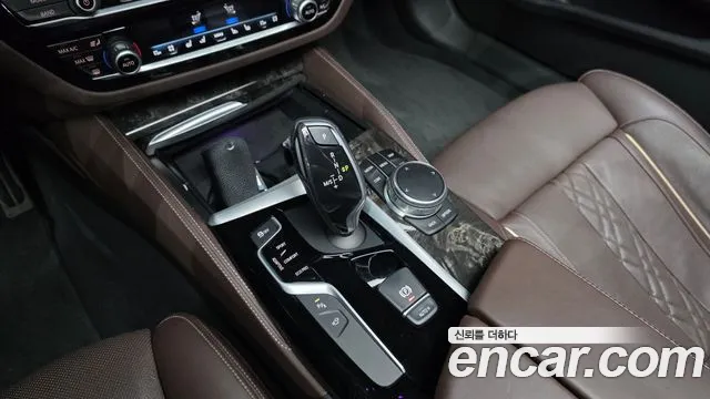 BMW 5-Series 2018 — фото 12