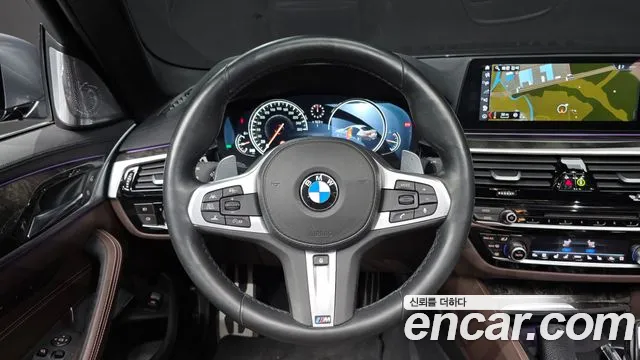 BMW 5-Series 2018 — фото 19
