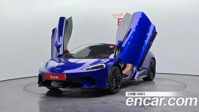 McLaren GT
