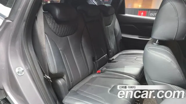Hyundai Santafe 2019 — фото 18