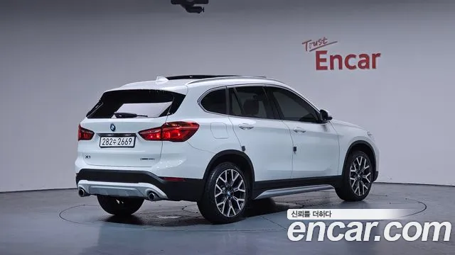 BMW X1 2022 — фото 1