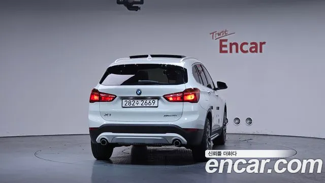 BMW X1 2022 — фото 3