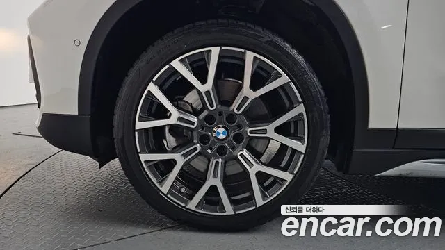 BMW X1 2022 — фото 4
