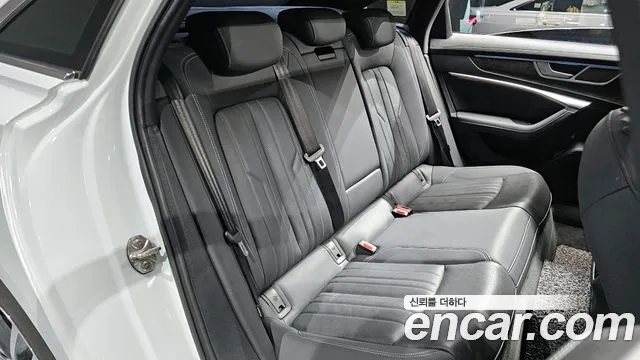 Audi A6 2021 — фото 18