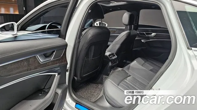 Audi A6 2021 — фото 16