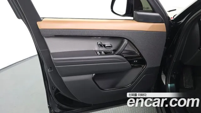 Land Rover Range Rover Sport 2023 — фото 14
