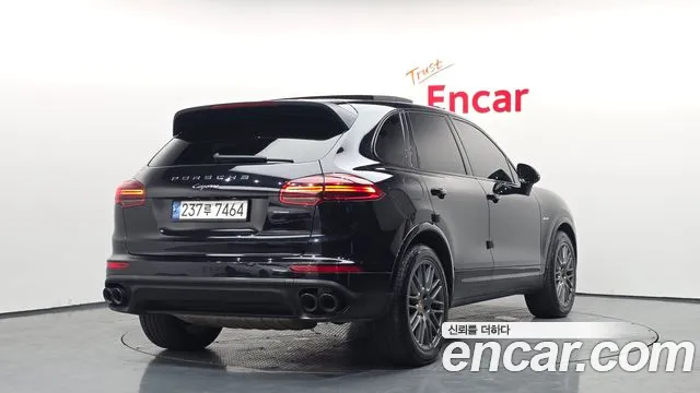 Porsche Cayenne 2017 — фото 2