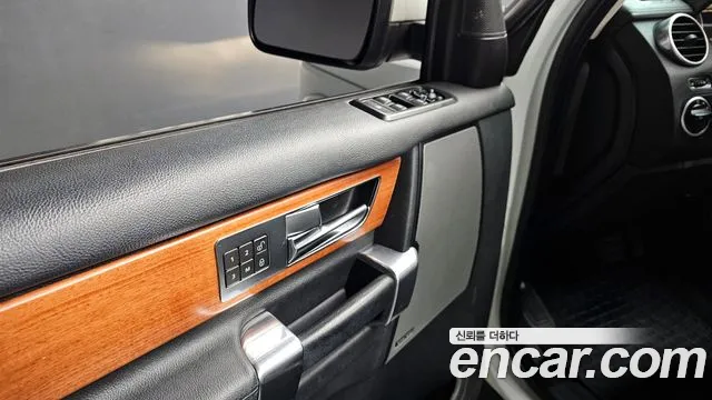 Land Rover Discovery 2013 — фото 13