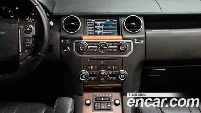 Land Rover Discovery 2013 — фото 17
