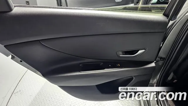 Hyundai AVANTE 2023 — фото 15