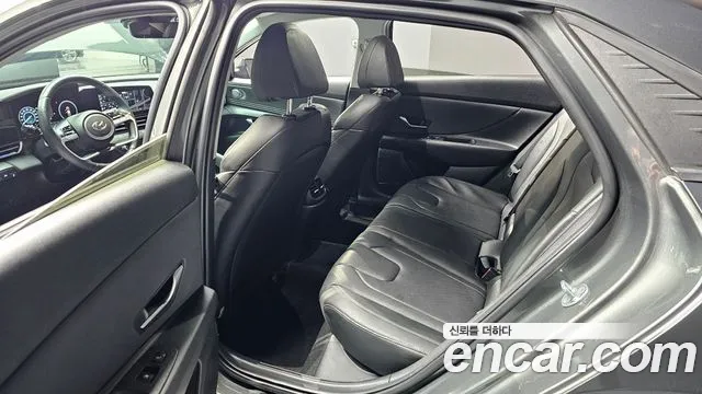 Hyundai AVANTE 2023 — фото 16