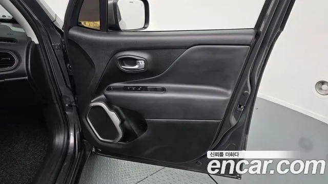 Jeep Renegade 2021 — фото 14