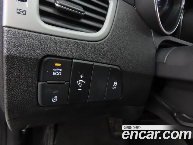 Hyundai AVANTE 2014 — фото 17