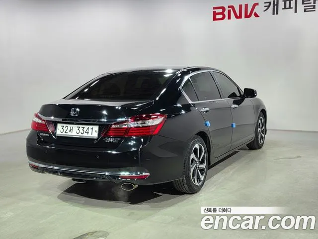 Honda Accord 2017 — фото 6