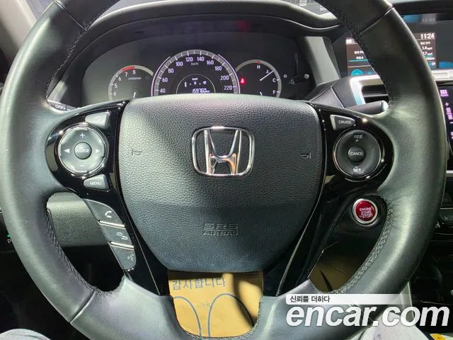 Honda Accord 2017 — фото 10