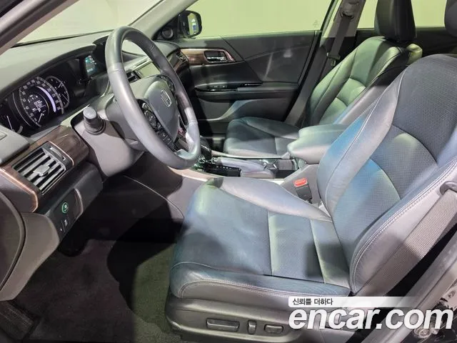 Honda Accord 2017 — фото 12