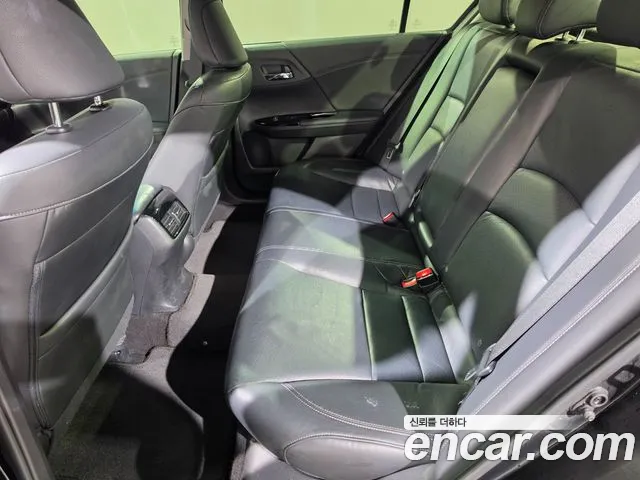 Honda Accord 2017 — фото 13