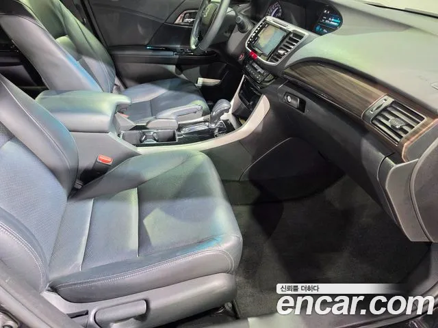 Honda Accord 2017 — фото 14