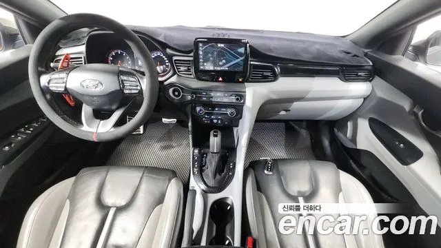 Hyundai Veloster 2018 — фото 9
