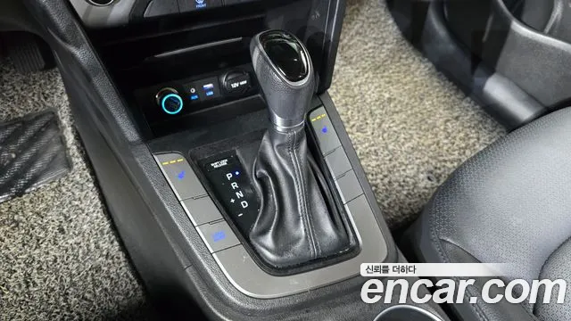 Hyundai AVANTE 2018 — фото 11