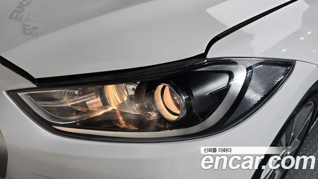 Hyundai AVANTE 2018 — фото 7