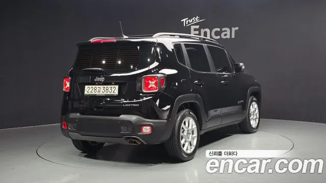 Jeep Renegade 2019 — фото 2