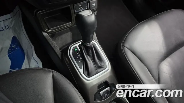 Jeep Renegade 2019 — фото 12